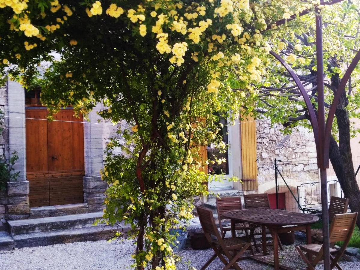 Chambre d'hôtes face au lavoir Méthamis Exterior foto