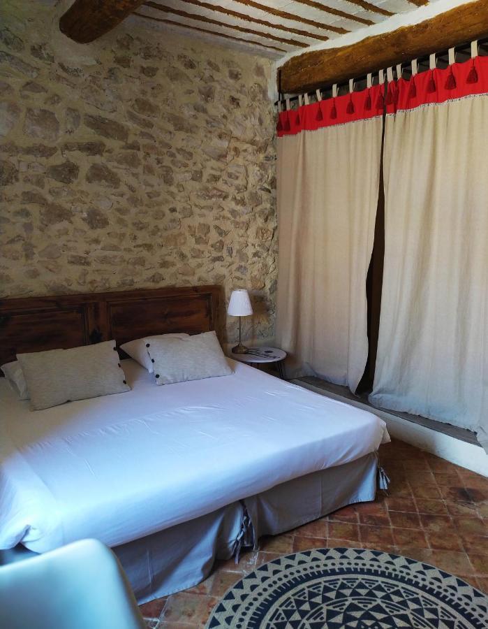 Chambre d'hôtes face au lavoir Méthamis Quarto foto